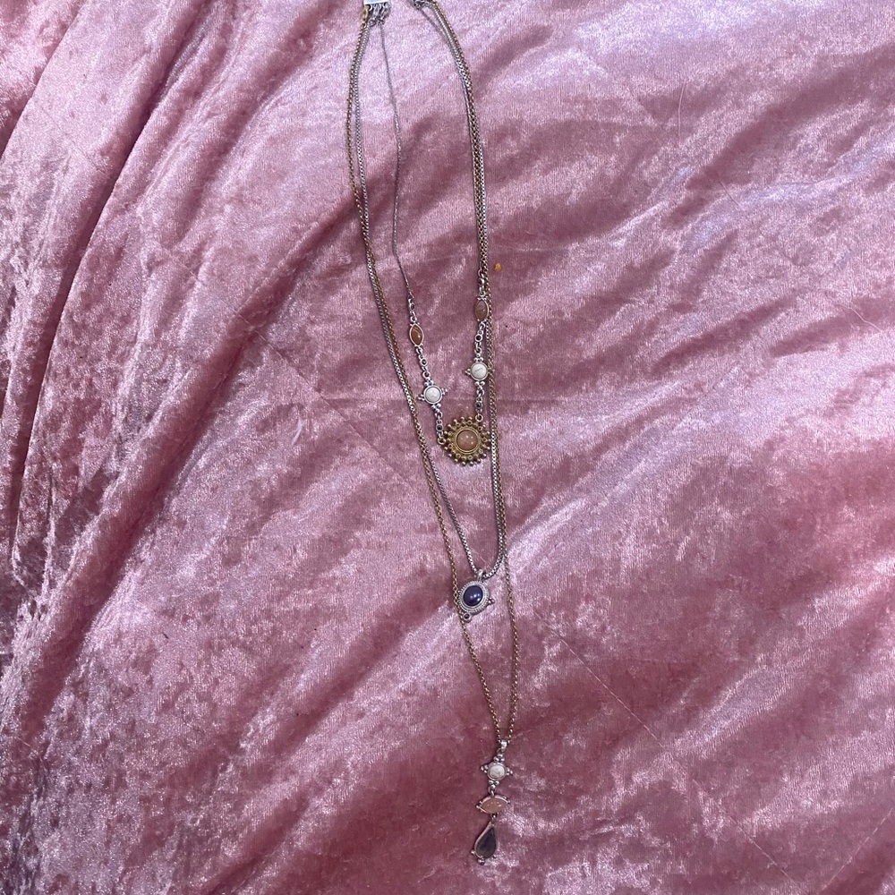 3 chain necklace that can be detached and each worn separate